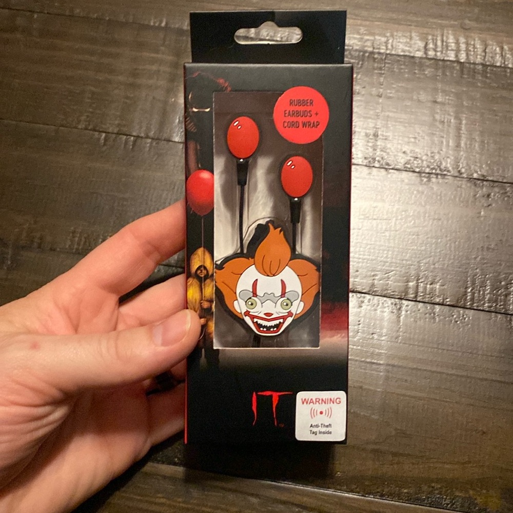 Bioworld IT Earbuds